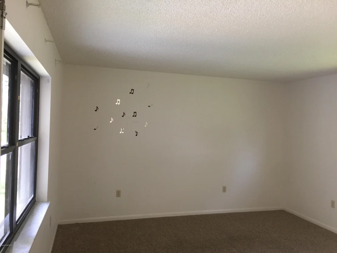 Photo of 851 Edwards Street NE