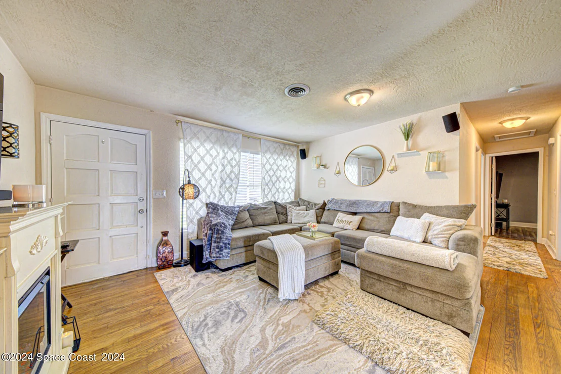 Photo of 1025 Illinois Road