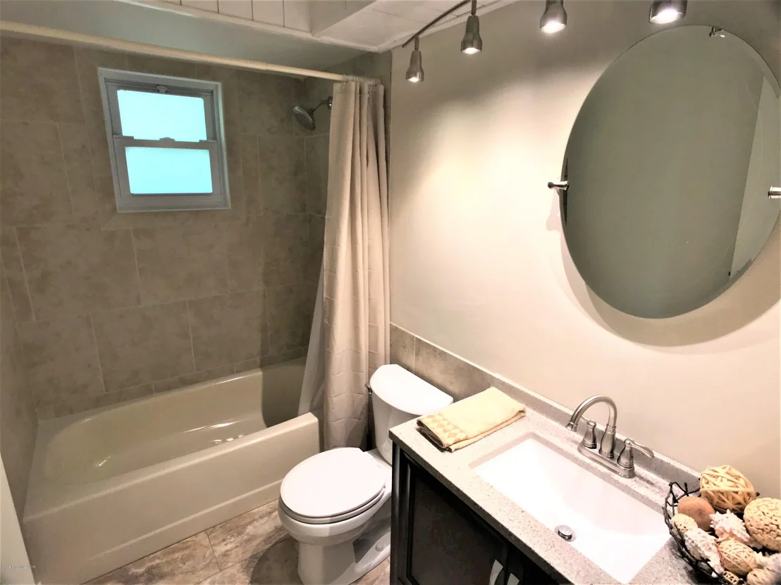 Photo of 151 Memory Lane NE