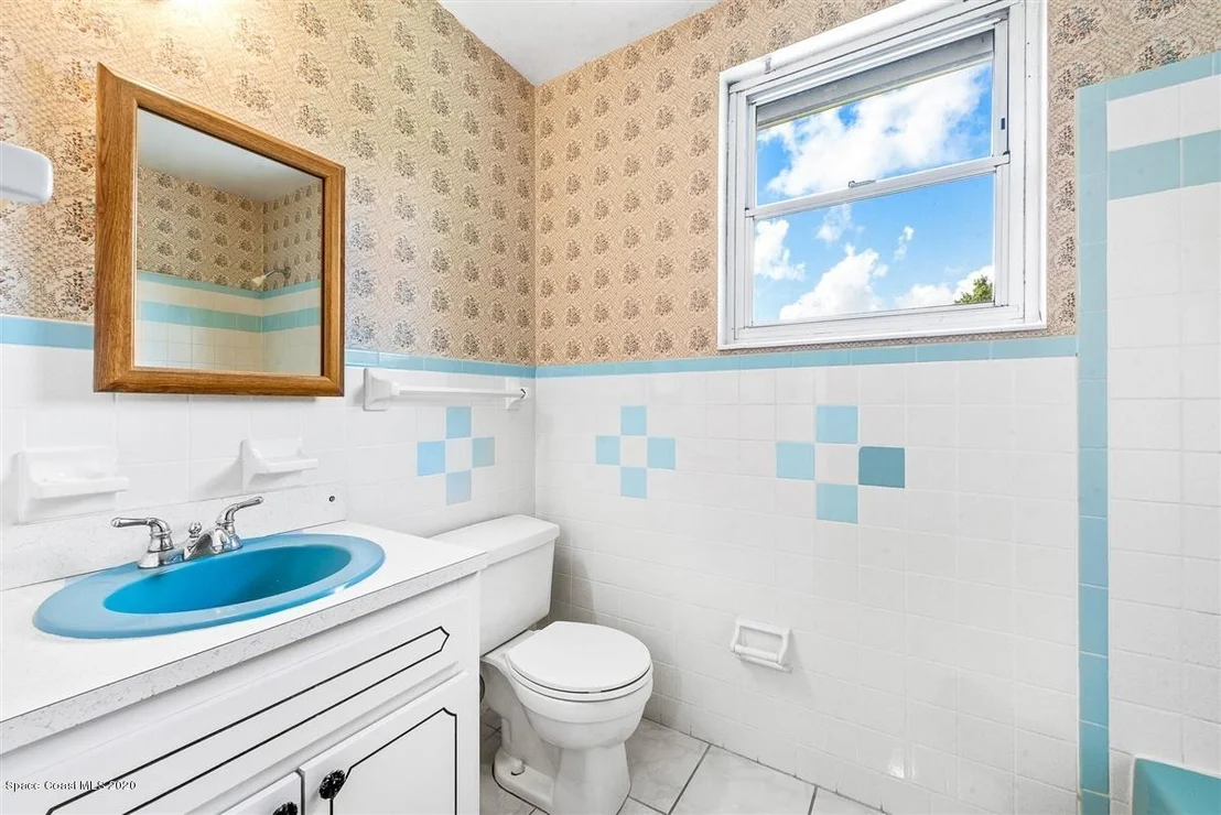 Photo of 1285 Hall Road