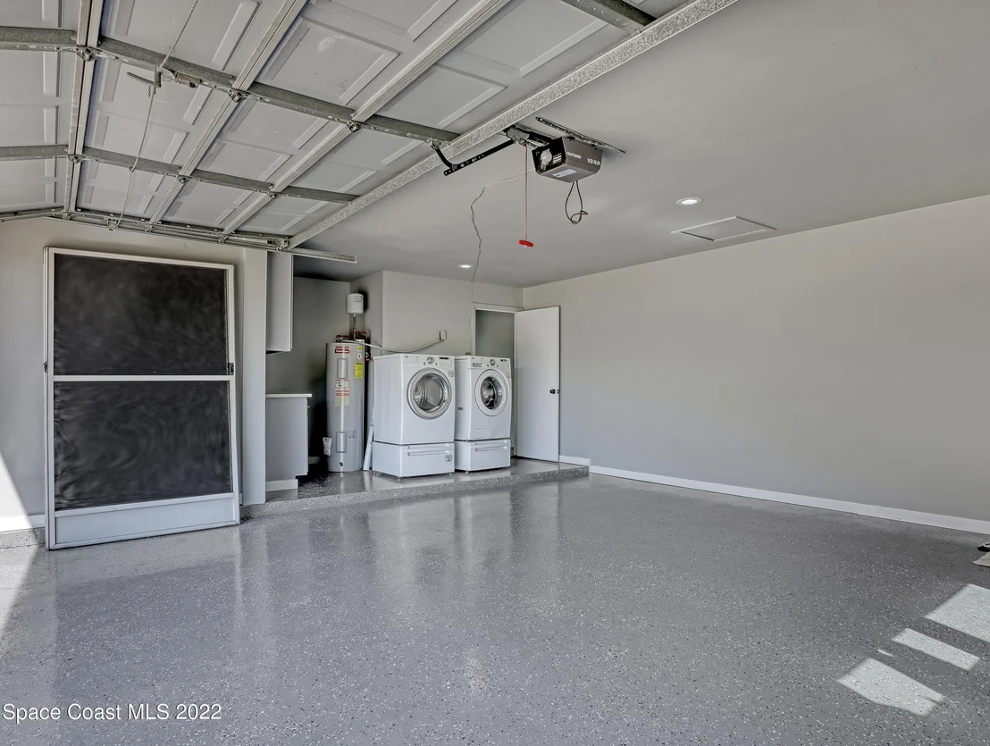 Photo of 800 Forest Road