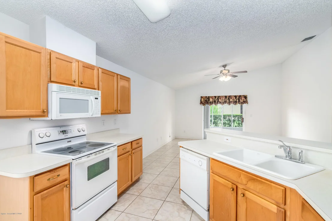 Photo of 972 Villa Drive