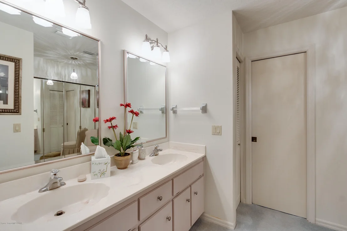 Photo of 906 Ridge Lake Drive
