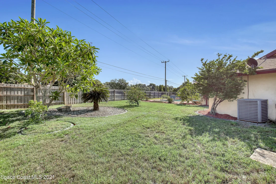 Photo of 1850 N Ontario Circle
