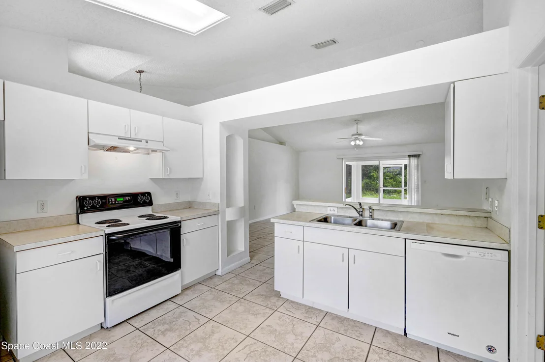 Photo of 1320 Rascal Street SE