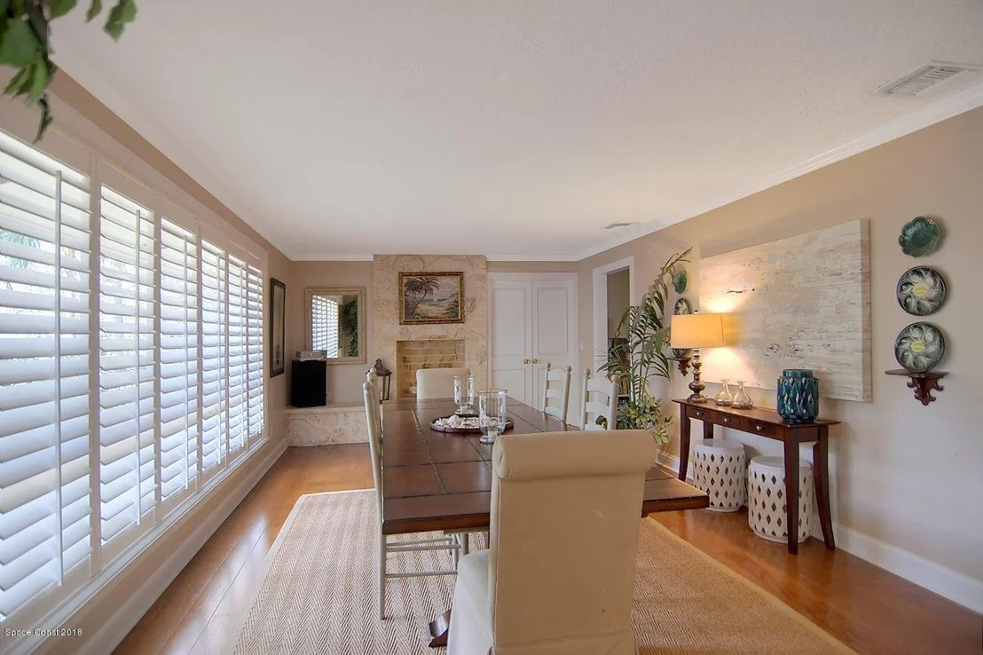 Photo of 405 Riverside Drive