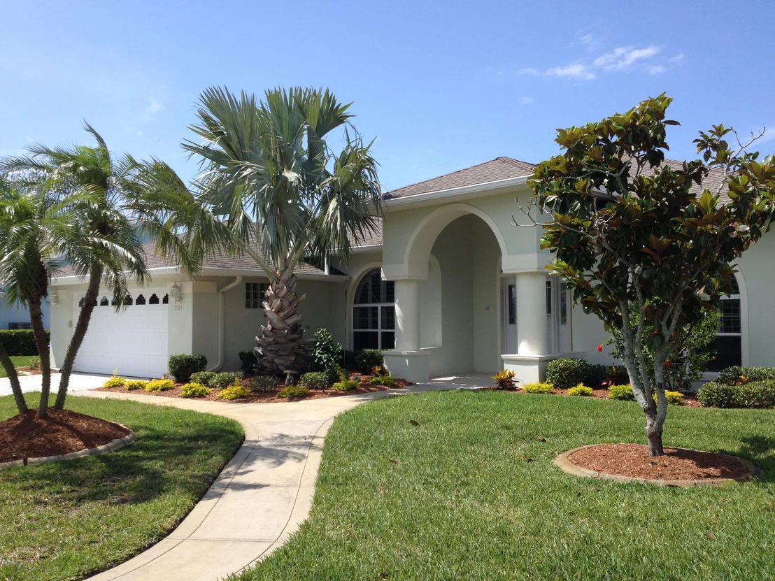 Photo of 2374 Golf Vista Boulevard