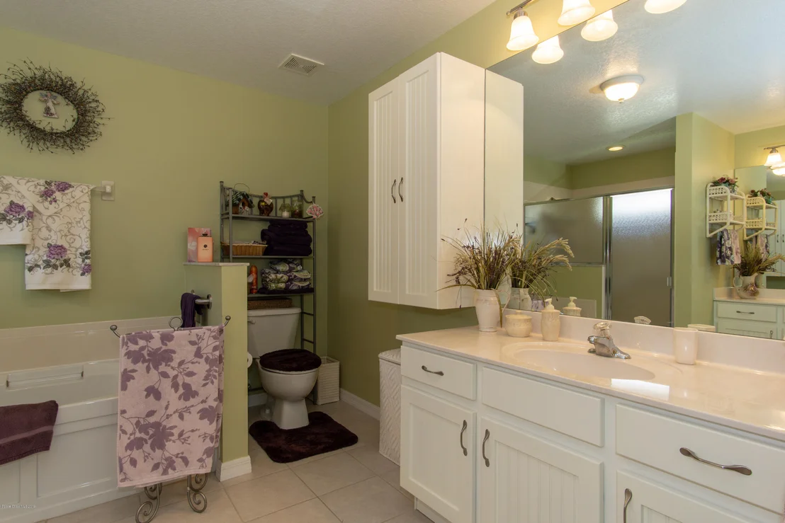 Photo of 924 Tavernier Circle NE
