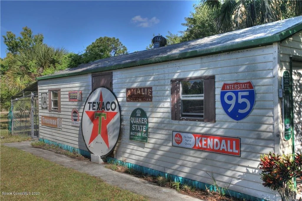 Photo of 400 Hall Road
