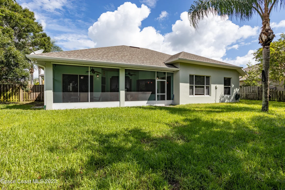 Photo of 1647 Auburn Lakes Drive