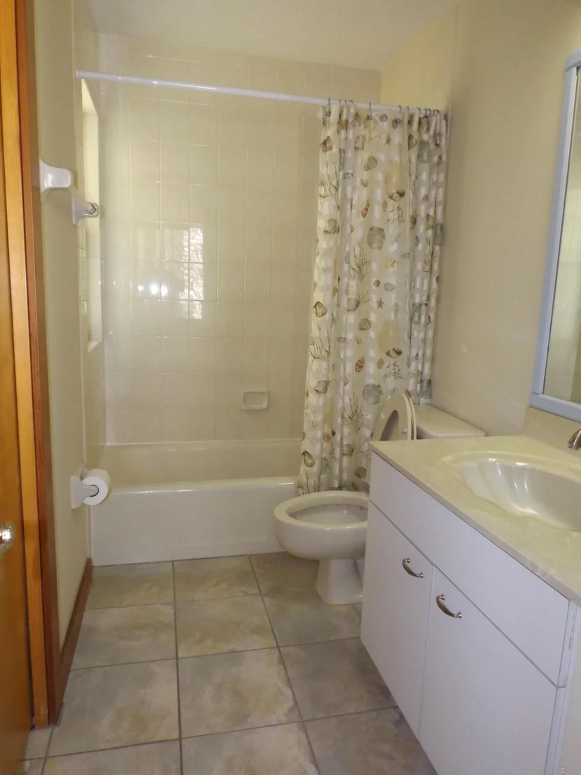 Photo of 6885 Angeles Road