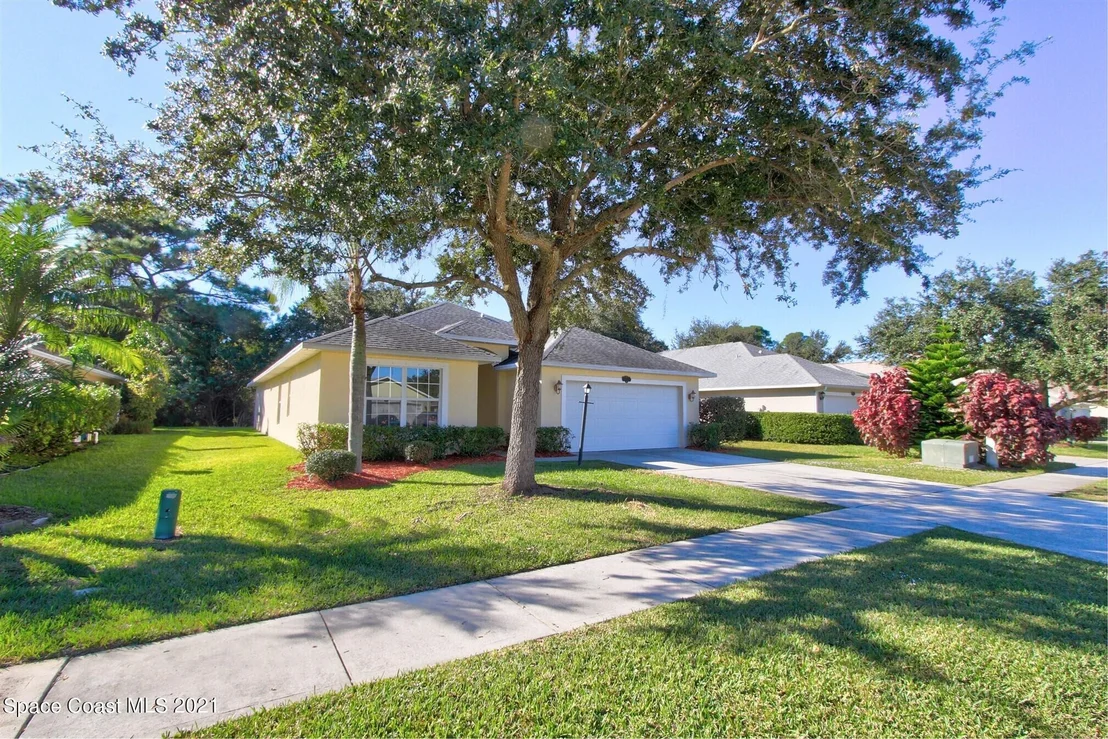 Photo of 932 Tavernier Circle NE