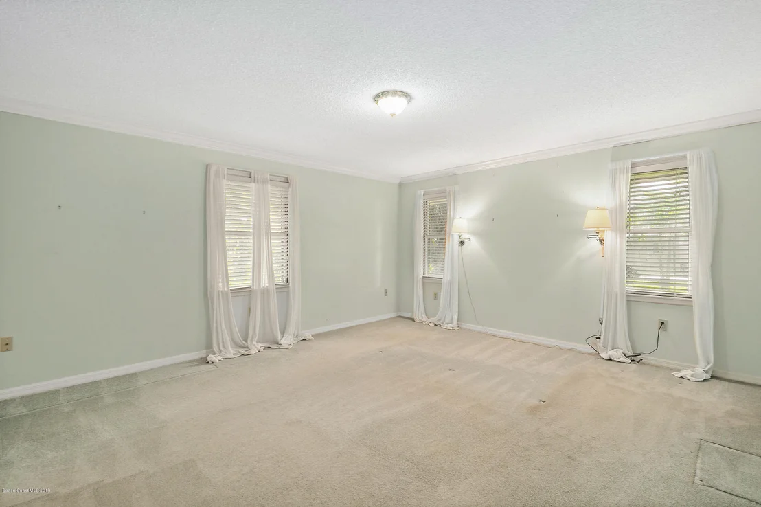 Photo of 1808 Live Oak Drive N
