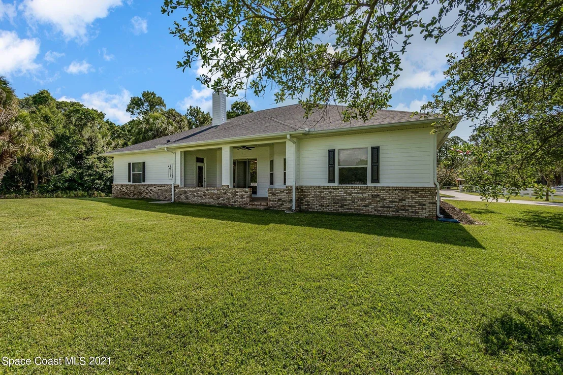 Photo of 2690 Clydesdale Boulevard