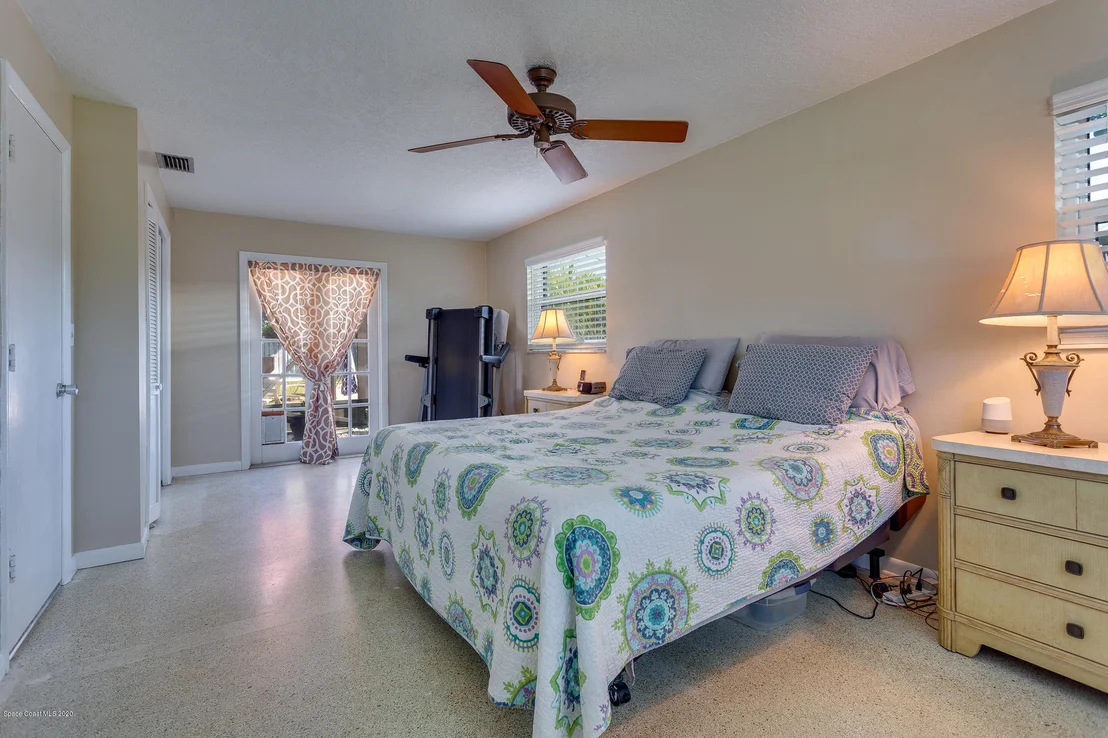 Photo of 611 Mango Drive