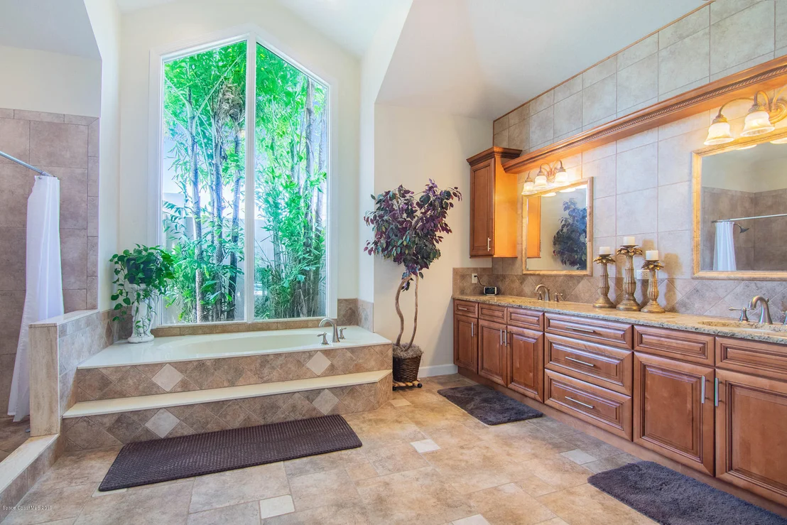 Photo of 717 Oak Park Drive