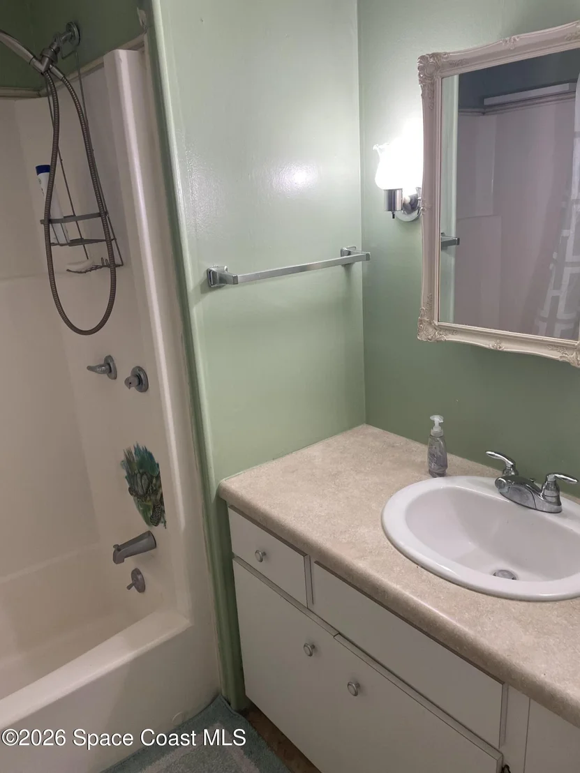Photo of 621 Oleander Circle