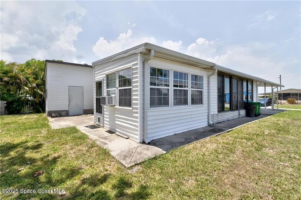 Photo of 729 Gladiolus Drive
