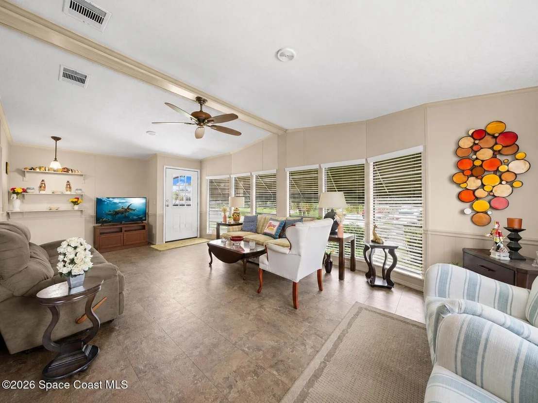 Photo of 602 N Dolphin Circle