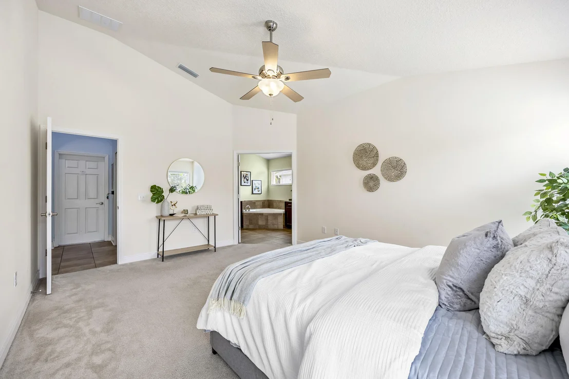 Photo of 552 Glenbrook Circle