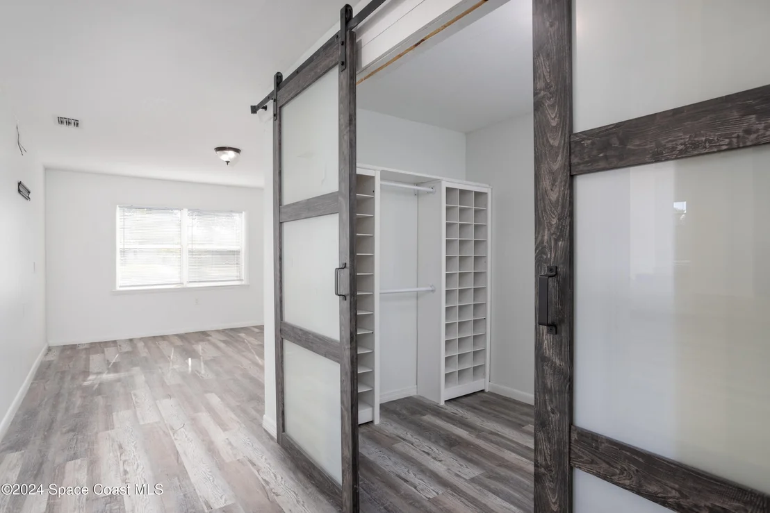 Photo of 1064 Cabot Drive NE