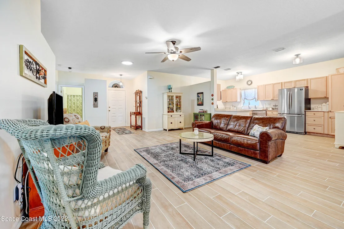 Photo of 868 Villa Drive