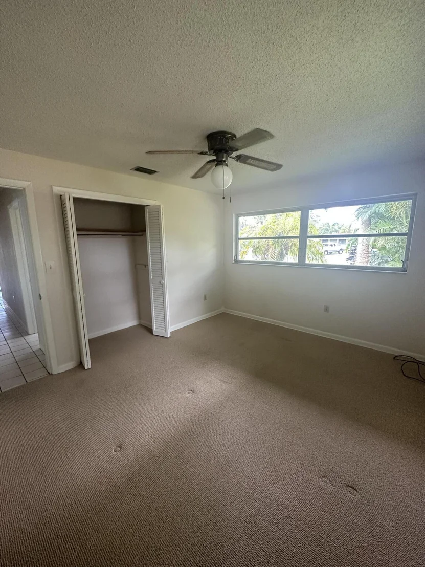 Photo of 319 Meadowood Lane