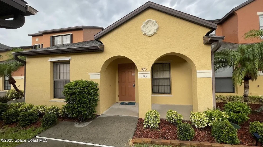 Photo of Unit 103 at 975 Luminary Circle