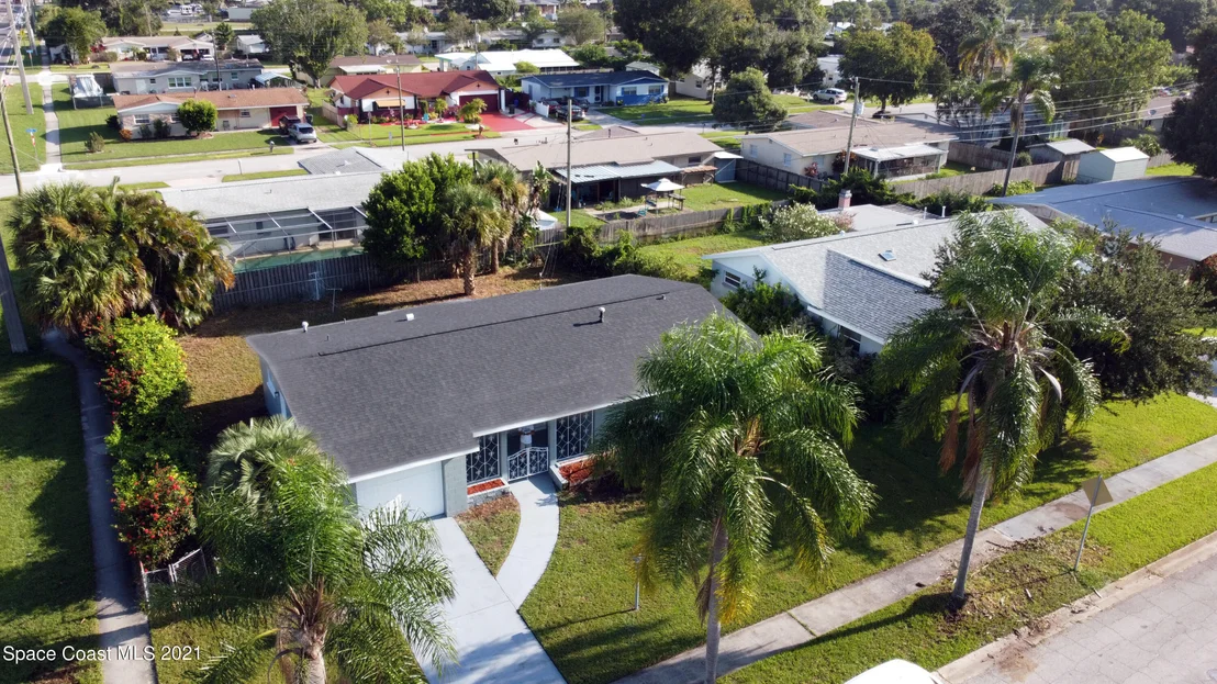 Photo of 996 Nicklaus Drive