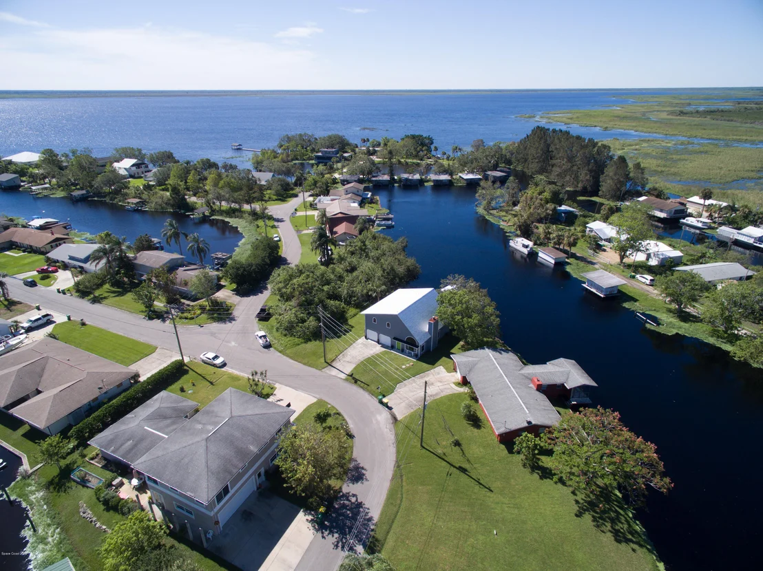 Photo of 834 Cardinal Road