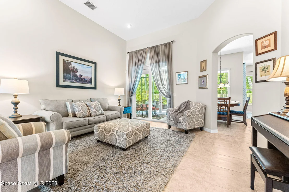 Photo of 2275 Botanica Circle