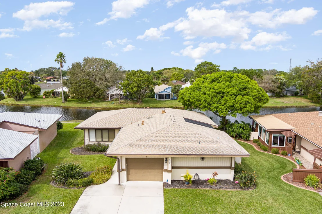 Photo of 320 Bayhead Drive