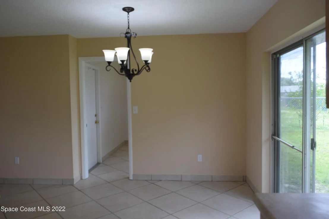 Photo of 771 Cobblestone Lane NE
