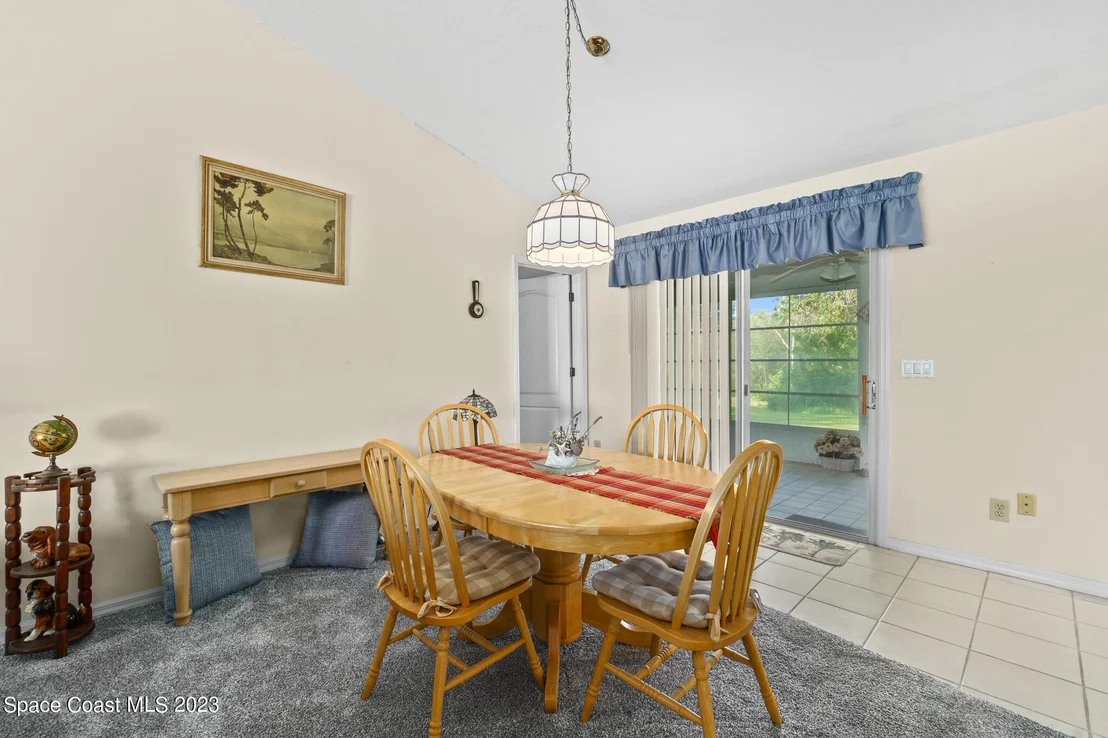 Photo of 982 Somerset Lane