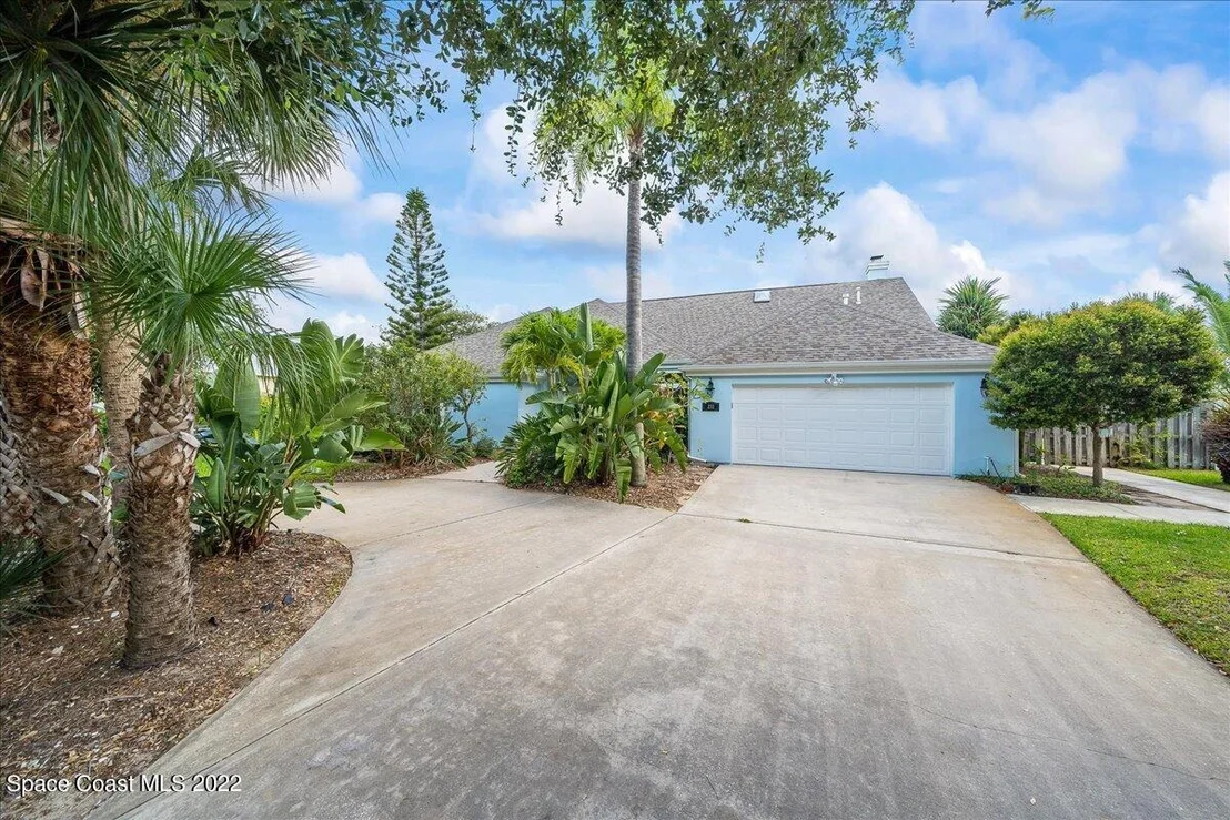 Photo of 233 Peregrine Drive