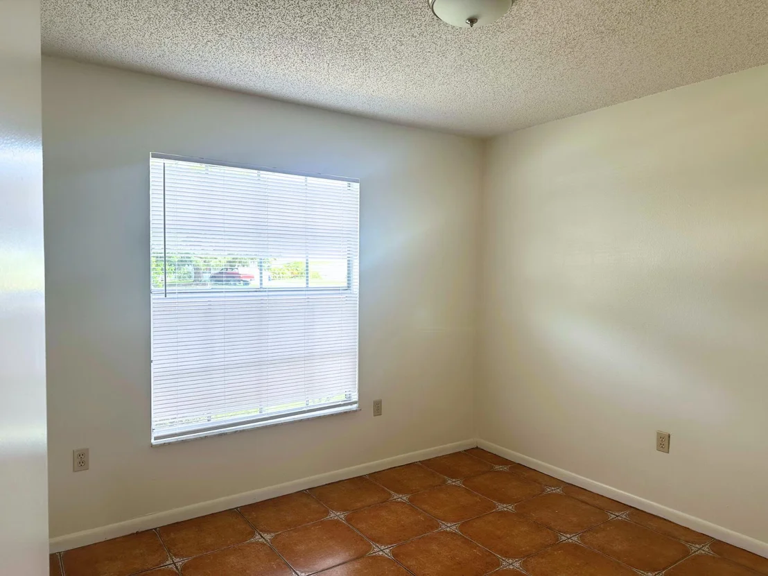 Photo of 853 Pine View Avenue