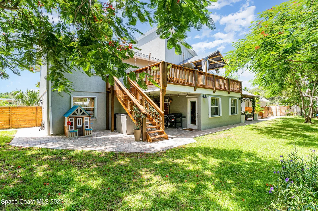 Photo of 142 11th (Eleventh) Avenue