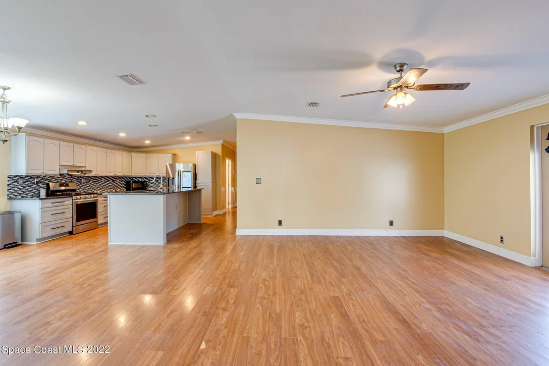 Photo of 1075 Lindholm Place