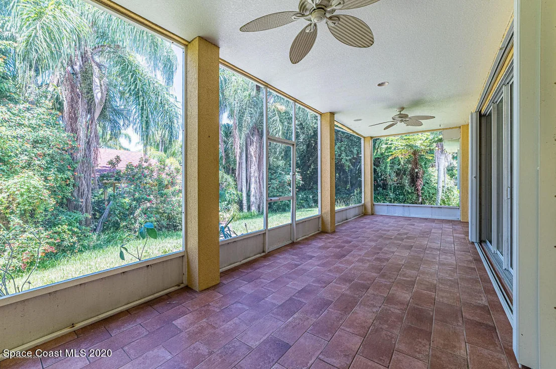 Photo of 160 River Drive