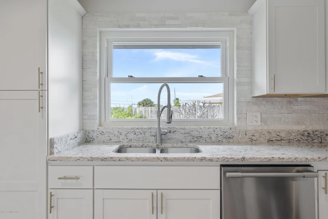 Photo of 541 Biscayne Drive
