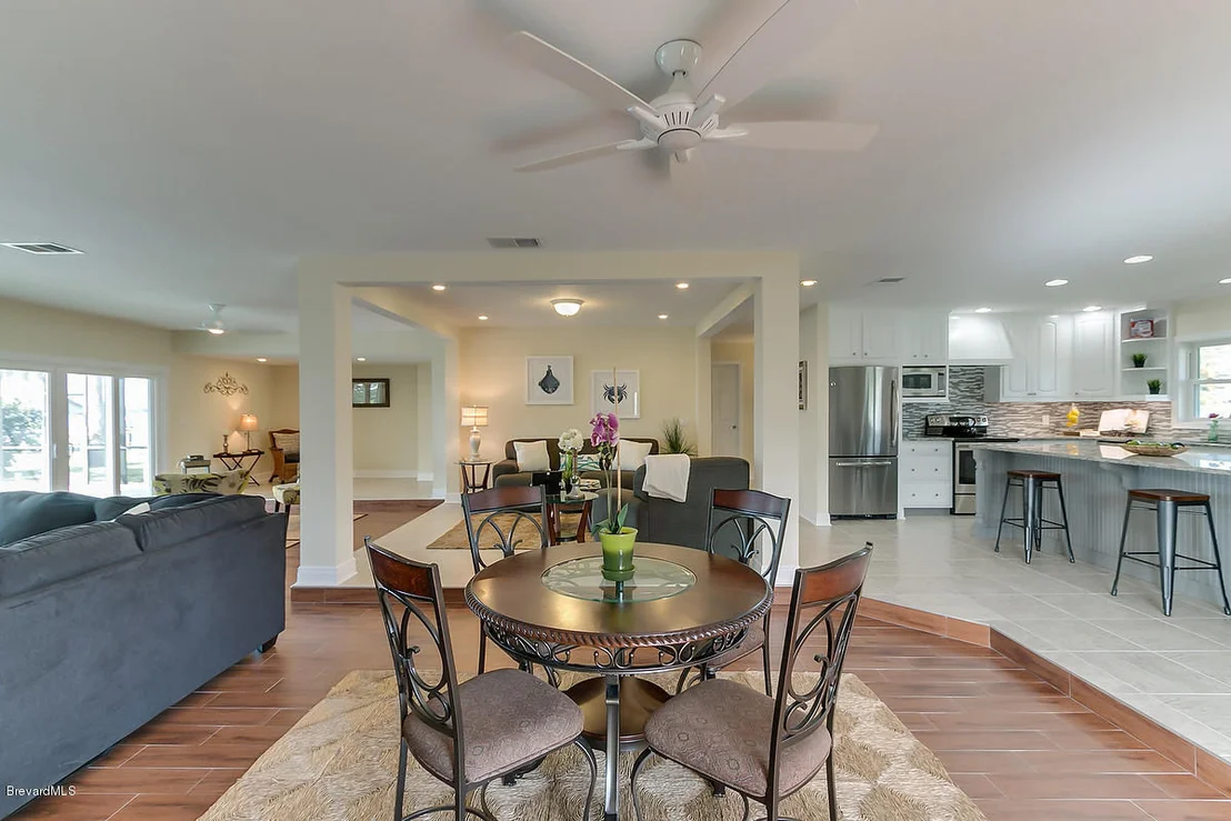 Photo of 427 Riverview Lane