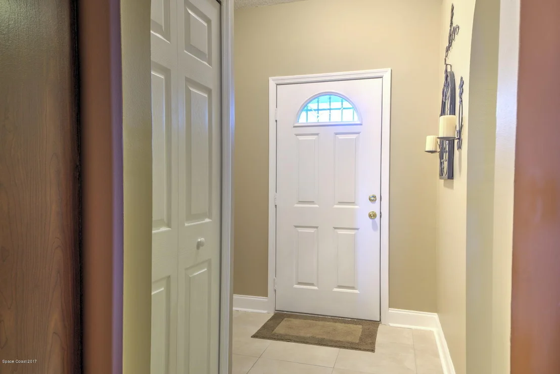 Photo of 1194 White Oak Circle