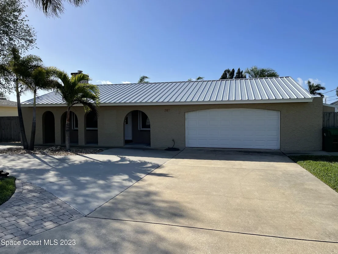 Photo of 387 Carmine Drive