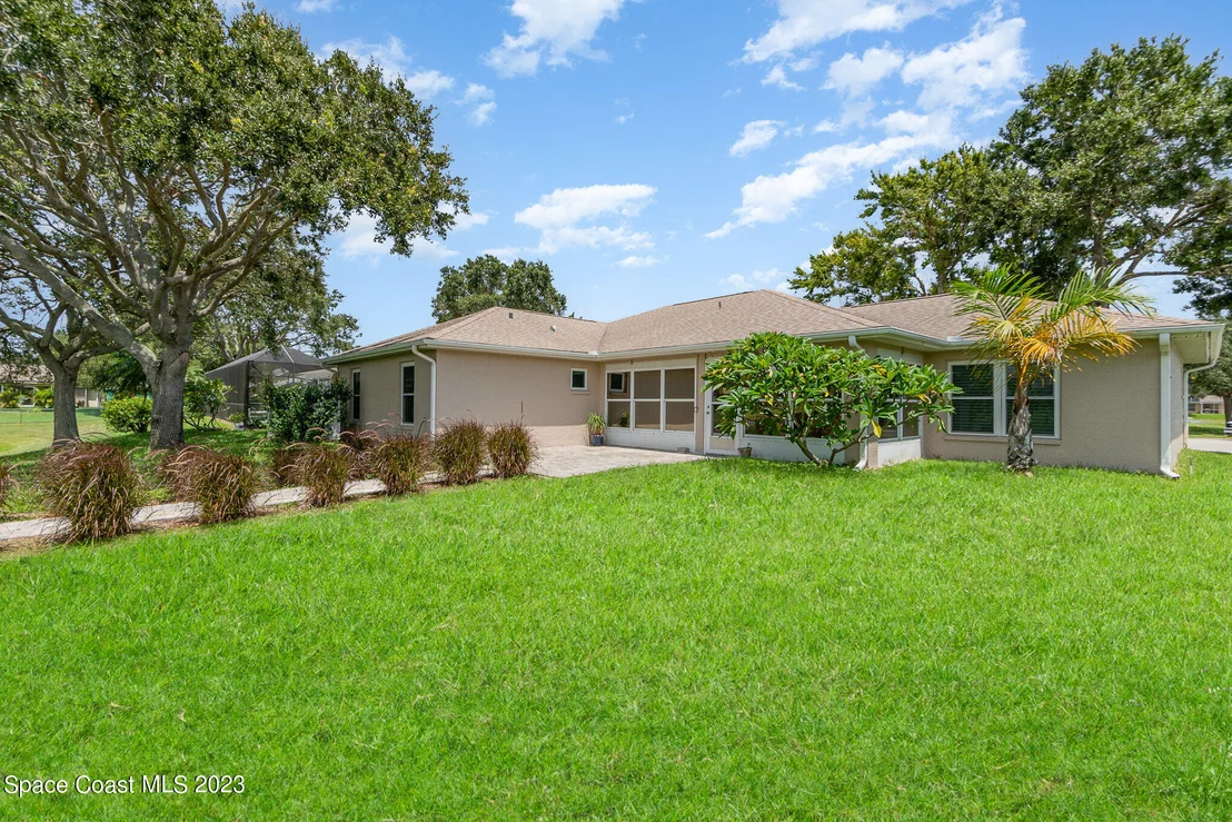 Photo of 4354 South Lakes Circle