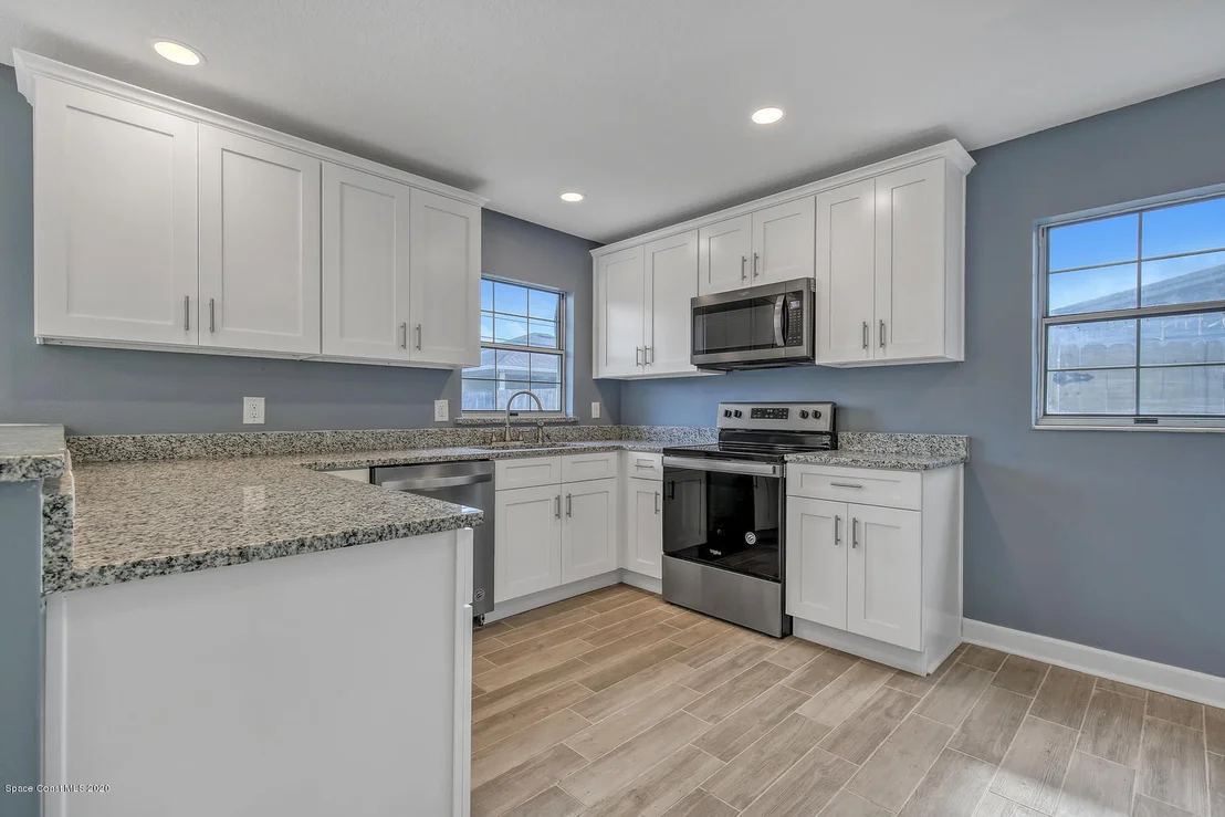 Photo of 984 Beacon Road