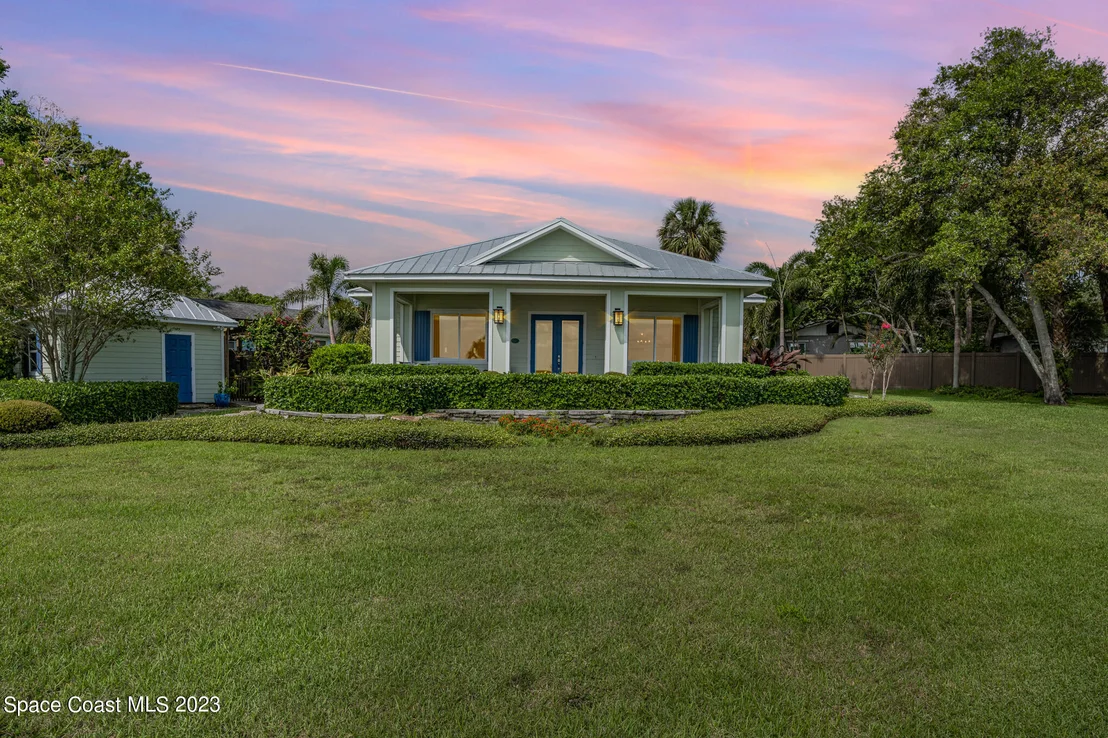 Photo of 413 N Indian River Drive