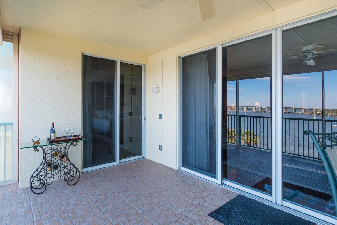Photo of Unit 405 at 100 Riverside Drive