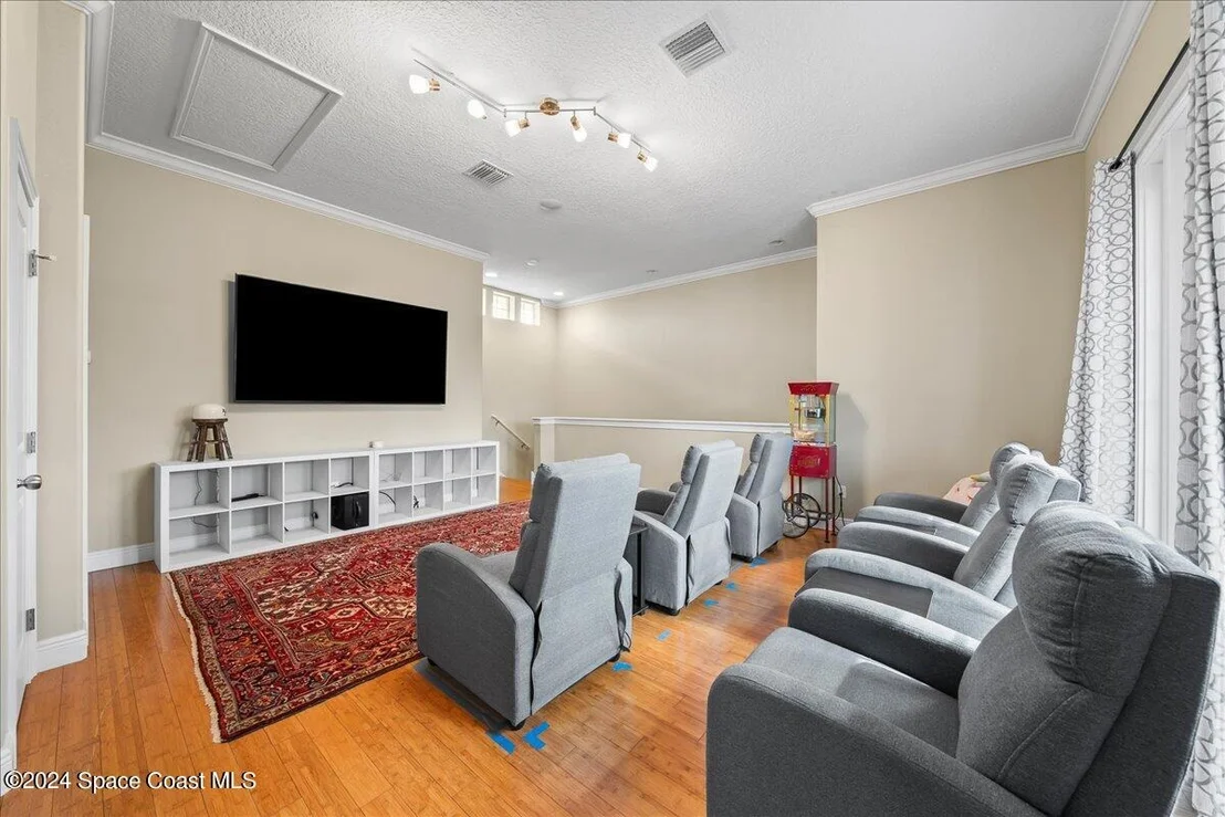 Photo of 315 Newport Drive
