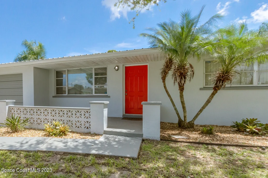 Photo of 581 Clarke Avenue