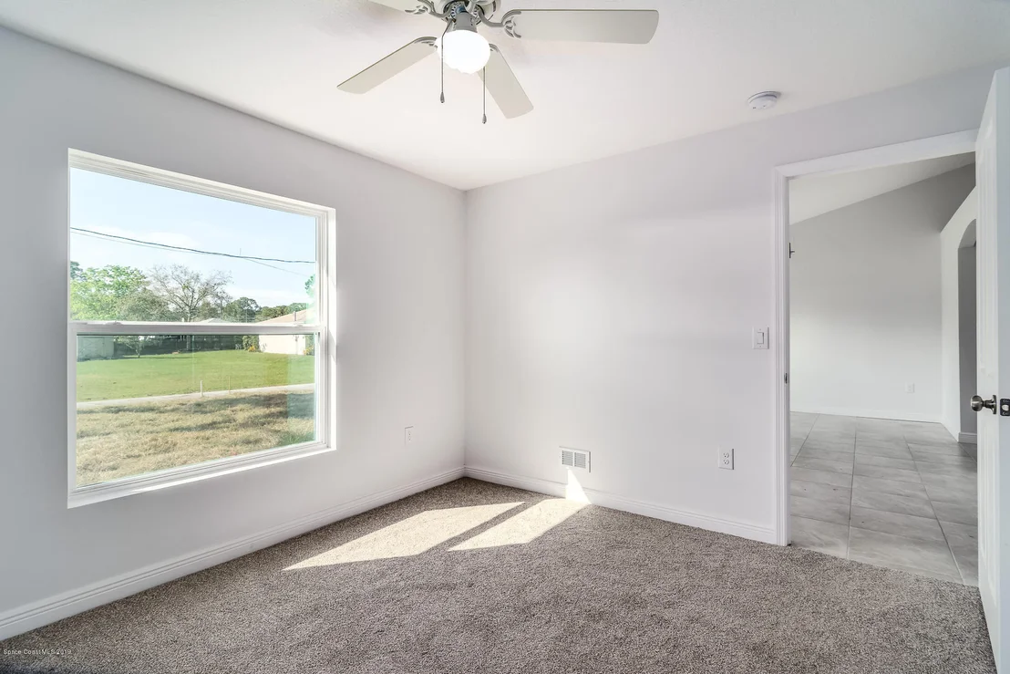 Photo of 7423 Carillon Avenue